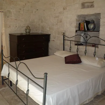 Trullo Votano Rosso Ferienhaus Ceglie Messapica