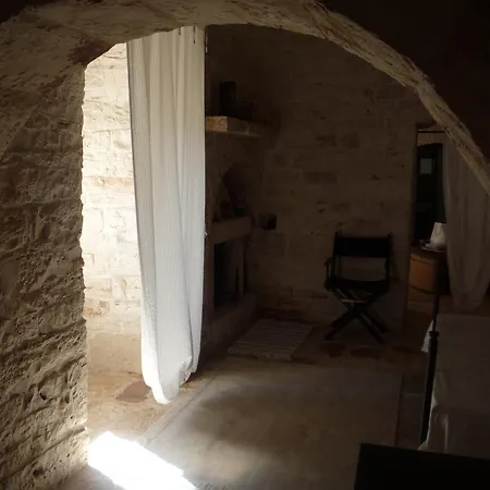 Trullo Votano Rosso Ferienhaus Ceglie Messapica