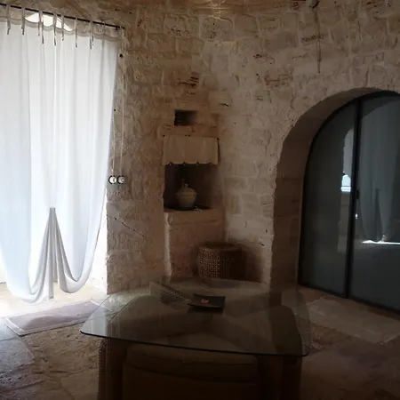 Trullo Votano Rosso Ferienhaus Ceglie Messapica