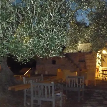 Trullo Votano Rosso * Ceglie Messapica